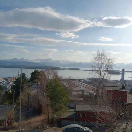Sentralt, Kort Vei Til Byens Fasiliteter Lägenhet Molde