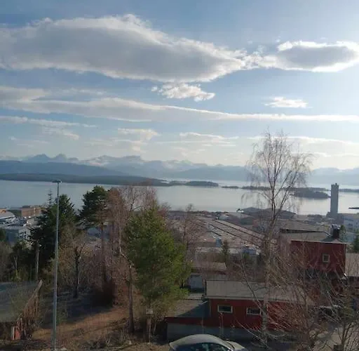 Sentralt, Kort Vei Til Byens Fasiliteter Apartamento Molde