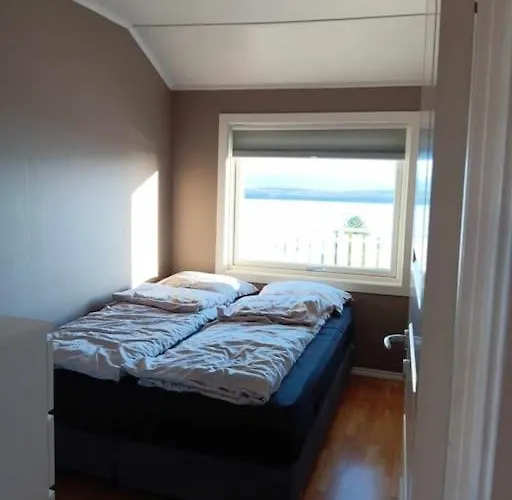 Apartamento Sentralt, Kort Vei Til Byens Fasiliteter Molde