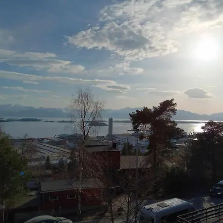 Sentralt, Kort Vei Til Byens Fasiliteter * Molde